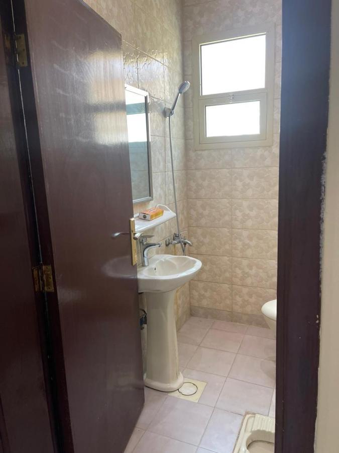 Spacious Apartments At Basla St 3 Mins From King Fahd Stadium リヤード エクステリア 写真