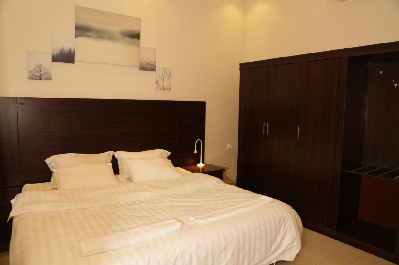 Spacious Apartments At Basla St 3 Mins From King Fahd Stadium リヤード エクステリア 写真
