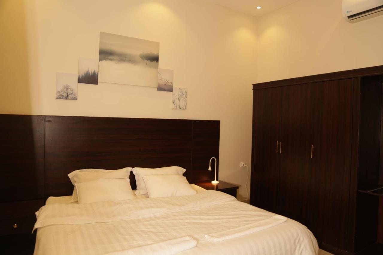 Spacious Apartments At Basla St 3 Mins From King Fahd Stadium リヤード エクステリア 写真