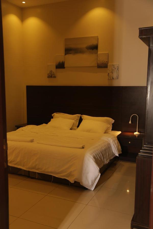 Spacious Apartments At Basla St 3 Mins From King Fahd Stadium リヤード エクステリア 写真