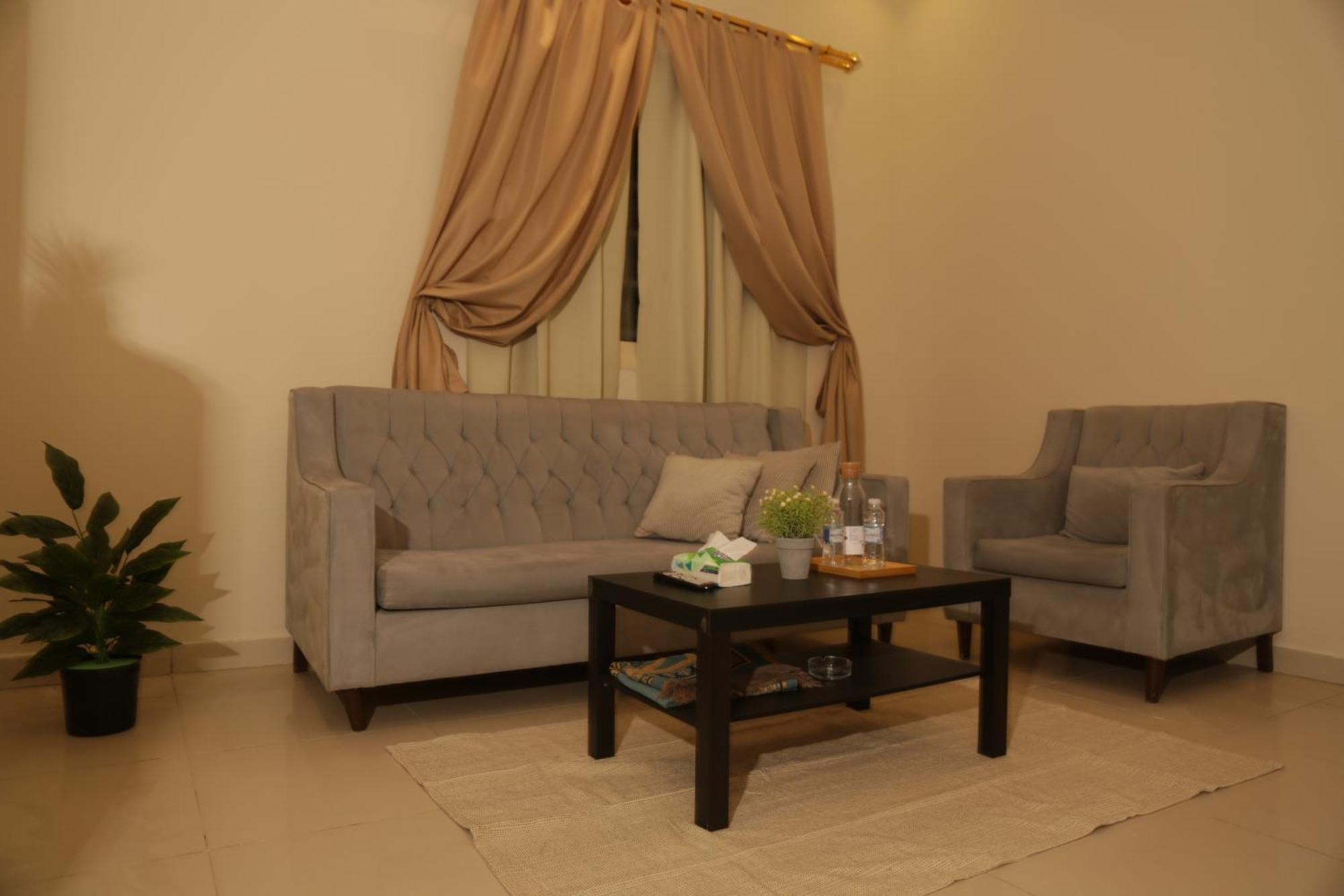 Spacious Apartments At Basla St 3 Mins From King Fahd Stadium リヤード エクステリア 写真